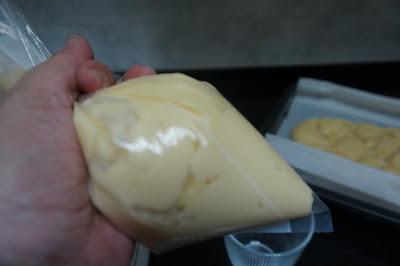 Coca de crema y piñones Coca de crema y piñones