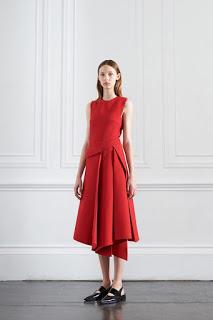 Victoria Beckham presenta su colección de crucero 2016