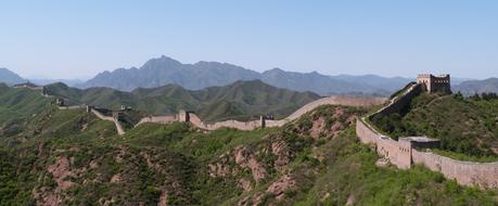 La muralla se pierde hacia Simatai