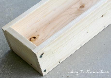 DIY: Haz tu propia estantería escalera en color MINT! DIY: Haz tu propia estantería escalera en color MINT!