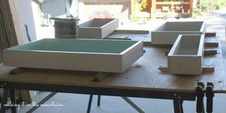 DIY: Haz tu propia estantería escalera en color MINT! DIY: Haz tu propia estantería escalera en color MINT!