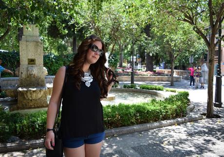 Black and silver details Black and silver details