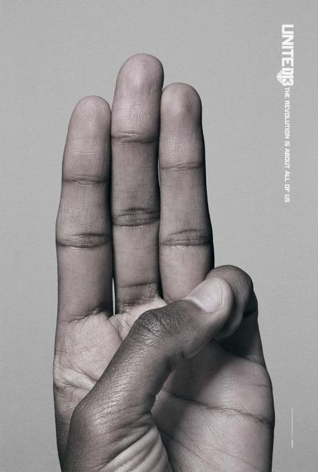 EL SALUDO DE LOS TRES DEDOS DE KATNISS SE CONVIERTE EN SÍMBOLO EN LOS NUEVOS SEIS CARTELES DE CAMPAÑA DE saludo tres dedos katniss convierte símbolo nuevos seis carteles campaña