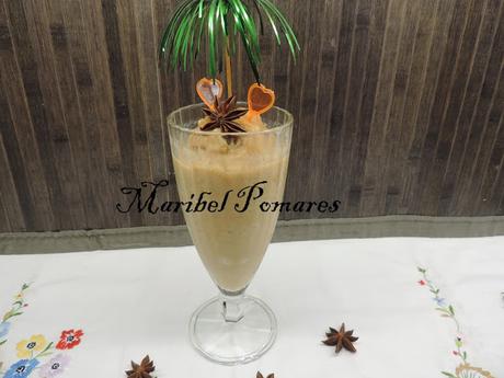 Helado de yogur y melón cantalup. Helado de yogur y melón cantalup.