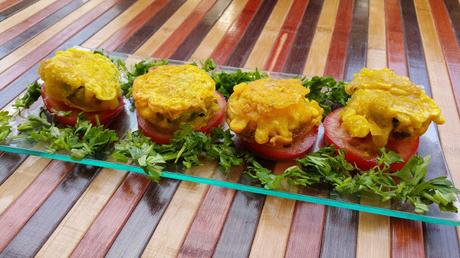 Bocados de zucchini y champiñones en tempura rellenos de queso vegano MozzaRisella Bocados de zucchini y champiñones en tempura rellenos de queso vegano MozzaRisella