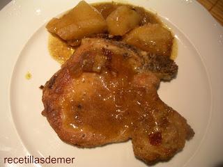 CHULETAS DE CERDO EN SALSA DE NARANJA Y CERVEZA