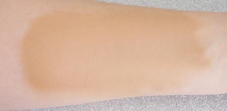 Maquillaje cubriente con cuentagotas de Isadora Maquillaje cubriente con cuentagotas de Isadora