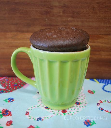 Bizcocho de chocolate en taza  (Mug cake)