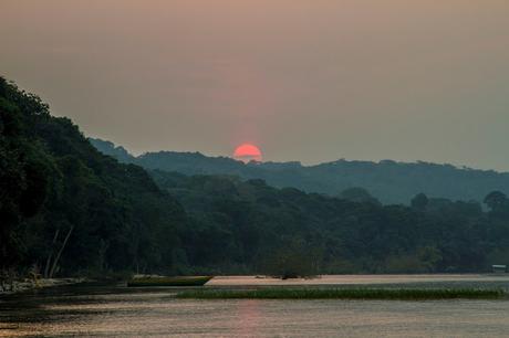 Montañas y lagos Montañas y lagos