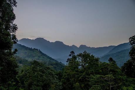 Montañas y lagos Montañas y lagos