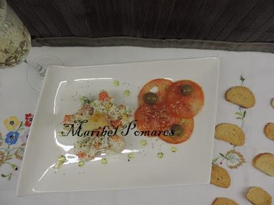 Ensalada de arroz blanco con tomate, pimientos, palitos surimi, zanahoria, alpicoz, queso y salsa yogur finas hierbas. Ensalada de arroz blanco con tomate, pimientos, palitos surimi, zanahoria, alpicoz, queso y salsa yogur finas hierbas.