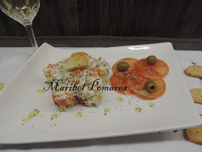 Ensalada de arroz blanco con tomate, pimientos, palitos surimi, zanahoria, alpicoz, queso y salsa yogur finas hierbas. Ensalada de arroz blanco con tomate, pimientos, palitos surimi, zanahoria, alpicoz, queso y salsa yogur finas hierbas.