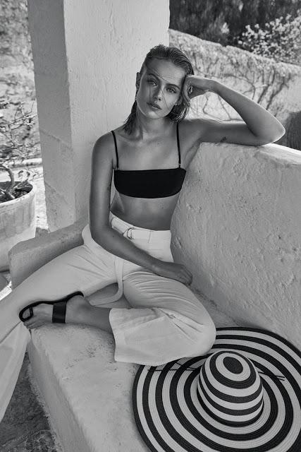 Frida Gustavsson posa para ELLE Suecia muy casual