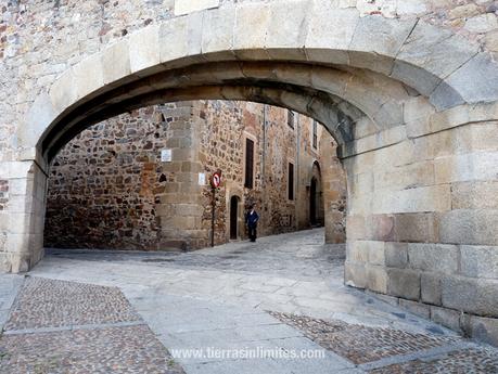 Arco Estrella Cáceres