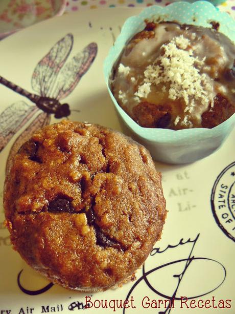 Muffins de bananas, nueces y chocolate (sin huevos, sin crema y sin manteca)