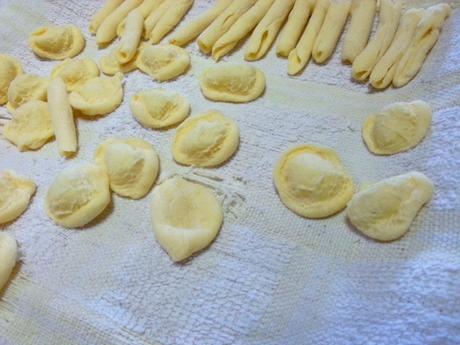 Como hacer pasta orecchiette, Como hacer pasta fresca en casa, Hacer pasta fresca casera, como preparar pasta casera, pasta fresca casera, cómo hacer pasta fresca, receta cómo hacer pasta fresca, recetas de cocina italiana, recetas de comida italiana, recetas italianas, como preparar autentica pasta italiana casera, receta para hacer pasta fresca en casa, masa para hacer pasta fresca, Come si fanno le orecchiette casarecce, homemade pasta dough recipe comohacerorecchiette