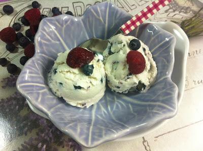 Helado De Yogur Griego Con Arándanos Helado De Yogur Griego Con Arándanos