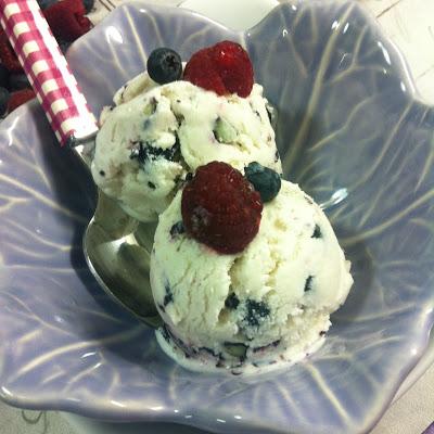 Helado De Yogur Griego Con Arándanos Helado De Yogur Griego Con Arándanos