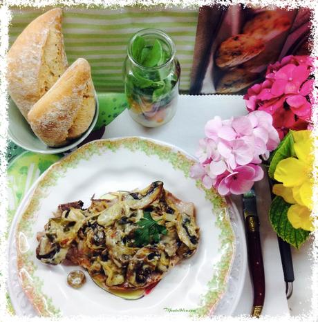 Chuletas de lomo en salsa con champiñones y pimienta Chuletas de lomo en salsa con champiñones y pimienta