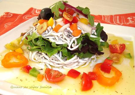 Ensalada de gulas con vinagreta de hortalizas Ensalada de gulas con vinagreta de hortalizas