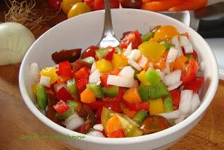 Ensalada de gulas con vinagreta de hortalizas Ensalada de gulas con vinagreta de hortalizas