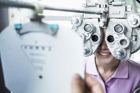 Advertencia y señales de que su hijo requiere gafas (y por qué su hijo necesita un examen ocular incluso sin ellos) Advertencia y señales de que su hijo requiere gafas