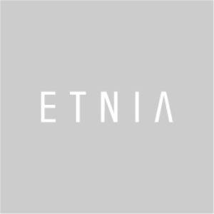 Probando el maquillaje de Etnia Cosmetics