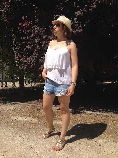 EMBROIDERY JEAN SHORT.- EMBROIDERY JEAN SHORT.-