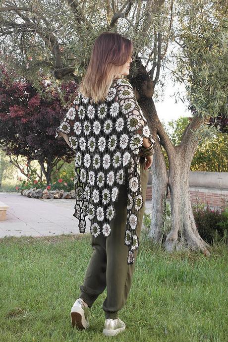 Boho chic: croché y zapatillas de esparto doradas Boho chic: croché y zapatillas de esparto doradas