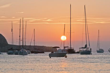 En busca del silencio: las 10 playas más tranquilas de Ibiza y Formentera benirras2