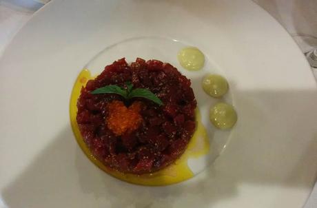 La mejor gastronomía salmantina, en dos restaurantes de la provincia Steak tartar de atún rojo del Restaurante Rivas restaurantes en Salamanca provincia