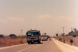 Un día como hoy Caravana llegando a El Poy