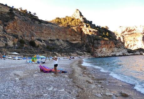 La Cala Moraig y la Cueva de los Arcos en Benitatxell