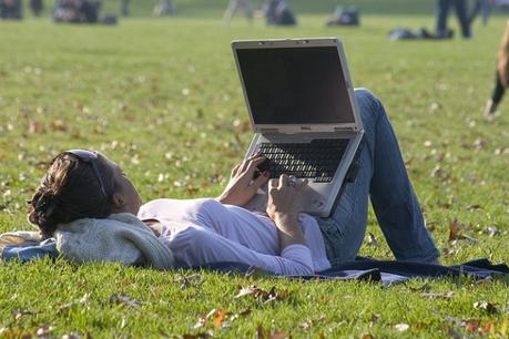 Trabajo Remoto vs Oficina: ¿Cuál es más productivo? Trabajo Remoto vs Oficina: ¿Cuál es más productivo?