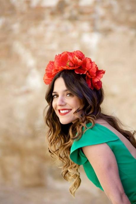 Coronas de flores. ¿Nos sientan bien a todas? Coronas de flores de invitada