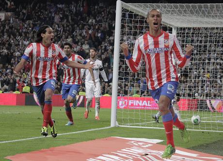 Fuente: clubatleticodemadrid.com Joao Miranda y Radamel Falcao
