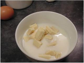 Tiramisú de chocolate blanco y Huesitos