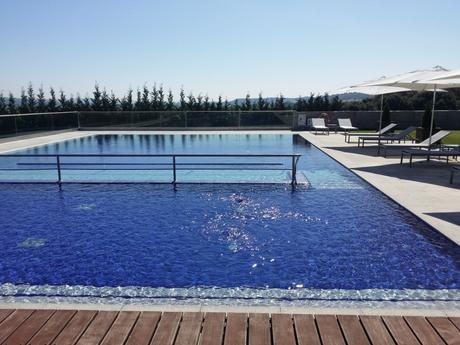 Escapada con niños: Valbusenda, un refugio en Toro La piscina, con una zona muy amplia de escasa altitud