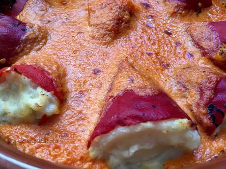 PIMIENTOS DE PIQUILLO RELLENOS DE BRANDADA DE BACALAO PIMIENTOS DE PIQUILLO RELLENOS DE BRANDADA DE BACALAO