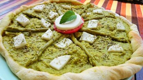 Pizza de espelta con crema de espárragos trigueros y MozzaRisella Pizza de espelta con crema de espárragos trigueros y MozzaRisella