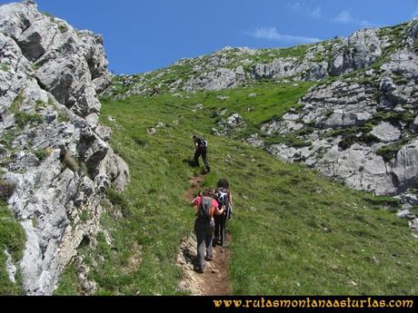 Ruta Les Campes Peña Mea: Camino a Peña Mea Ruta Les Campes Peña Mea: Camino a Peña Mea