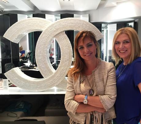 Posando con nuestras estupendas creaciones Taller de maquillaje en la Pop Up Store de Chanel