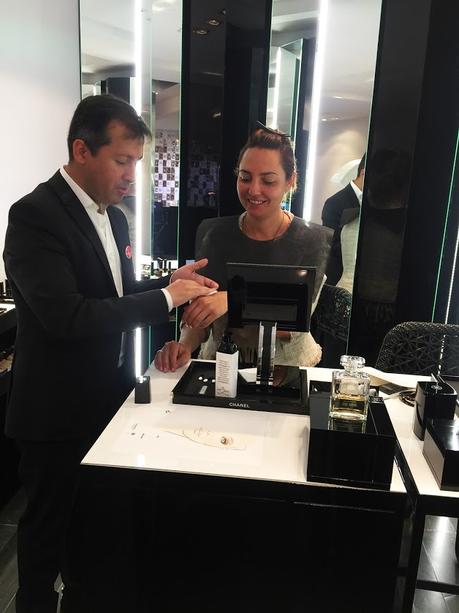 Este taller de maquillaje es una gran idea si no sabes cómo utilizar tus brochas o cosméticos Taller de maquillaje en la Pop Up Store de Chanel