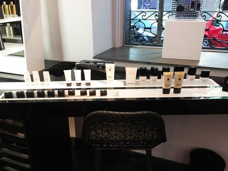 En esta Pop UP puedes encontrar todas las líneas de cosméticos de Chanel Taller de maquillaje en la Pop Up Store de Chanel
