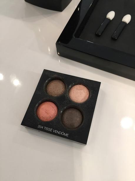 Esta es la combinación de sombras que utilicé :) Muy ponibles! Taller de maquillaje en la Pop Up Store de Chanel