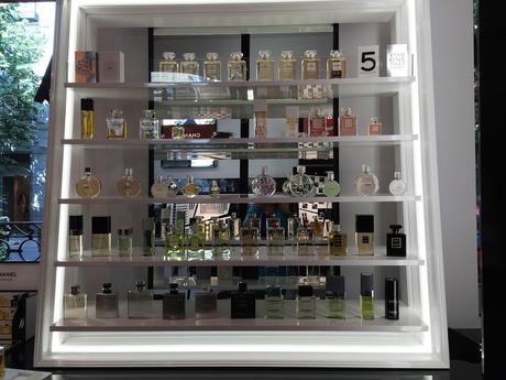 La colección completa de los perfumes de Chanel Taller de maquillaje en la Pop Up Store de Chanel