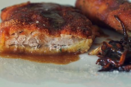 CREMA DE CALABACIN Y ZANAHORIA & CHULETAS EN SALSA CON CEBOLLA CARAMELIZADA CREMA DE CALABACIN Y ZANAHORIA & CHULETAS EN SALSA CON CEBOLLA CARAMELIZADA