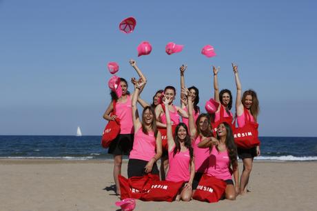URESIM REPARTE MUESTRAS GRATIS EN LAS PLAYAS DE ESPAÑA _E4C74502