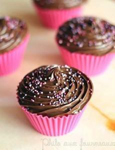 Cupcakes de nutella para oficina y pastas de almendra Cupcakes de nutella para oficina y pastas de almendra