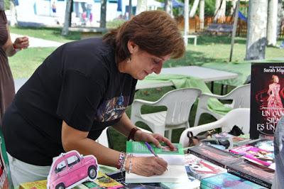 Entrevista en LOCAS POR LA LECTURA Entrevista en LOCAS POR LA LECTURA